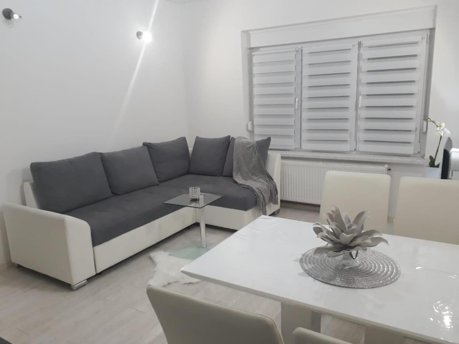 Apartman Kristina - Self Check In & Check Out Otočac Dış mekan fotoğraf