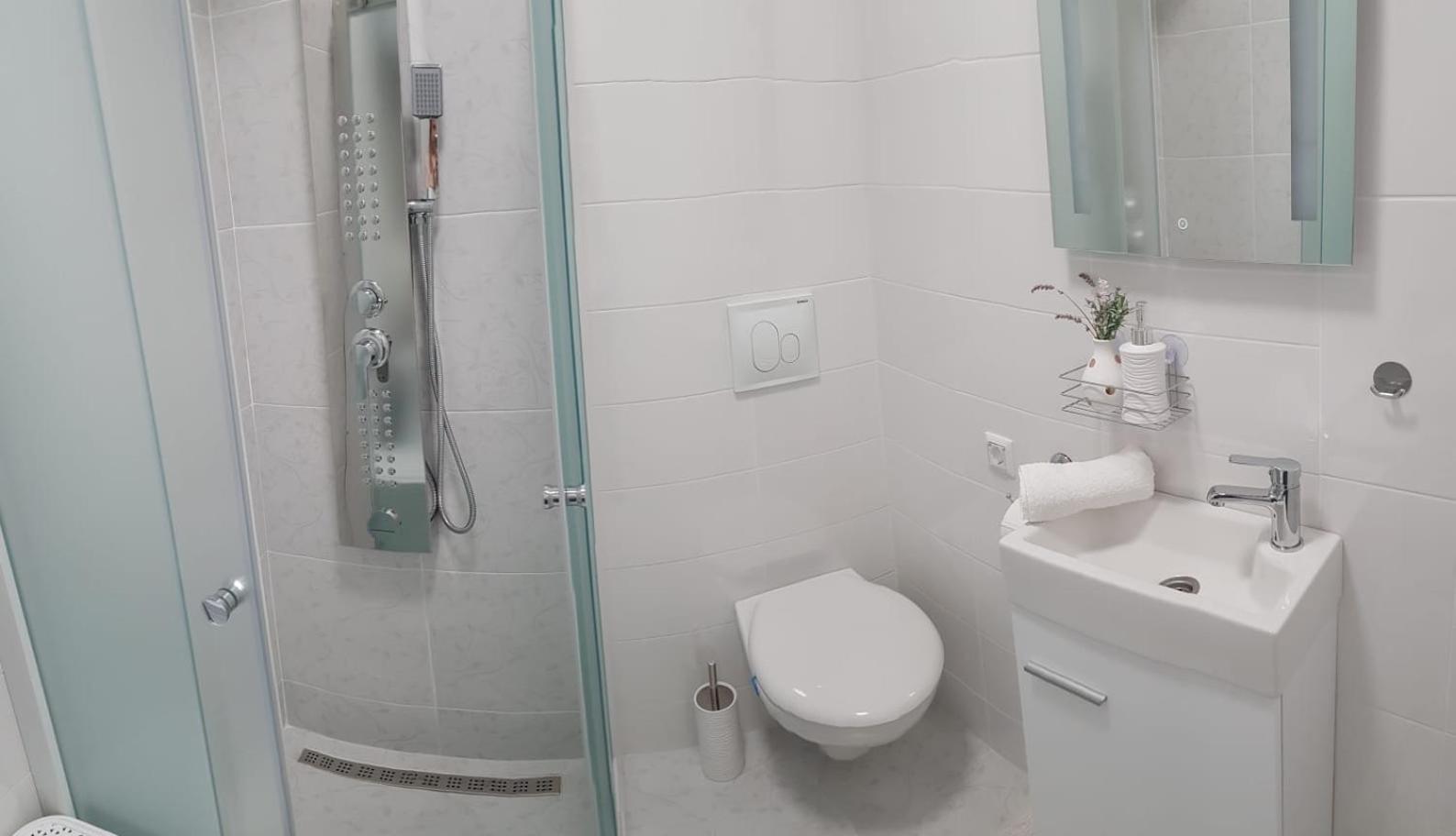 Apartman Kristina - Self Check In & Check Out Otočac Dış mekan fotoğraf