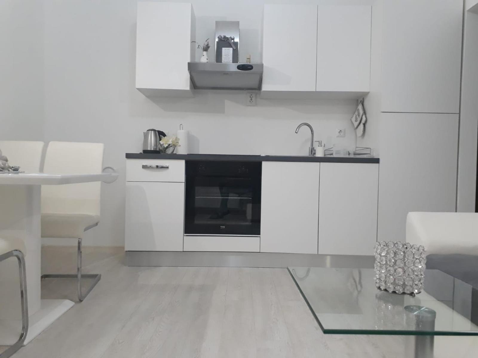Apartman Kristina - Self Check In & Check Out Otočac Dış mekan fotoğraf