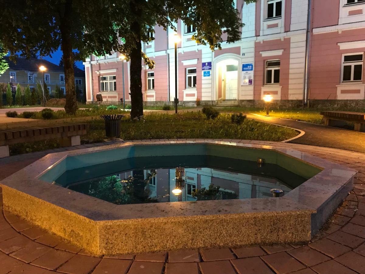 Apartman Kristina - Self Check In & Check Out Otočac Dış mekan fotoğraf